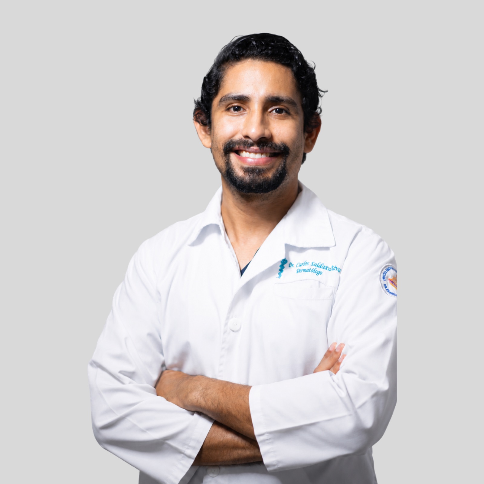 Dr. Carlos Saldaña - Dermatólogo